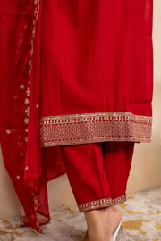 Zariya Embroidered Kurta Set