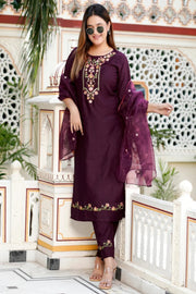 Aadhira Embroidered Kurta Set