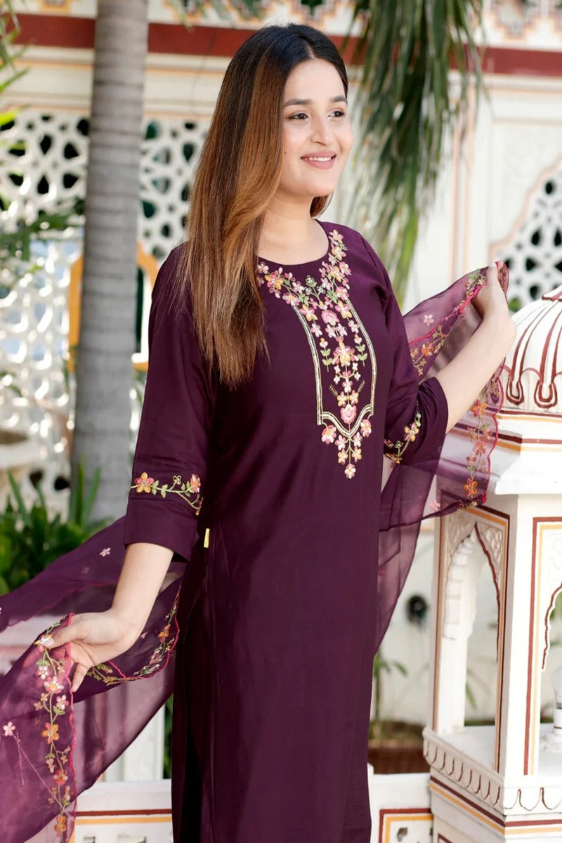 Aadhira Embroidered Kurta Set