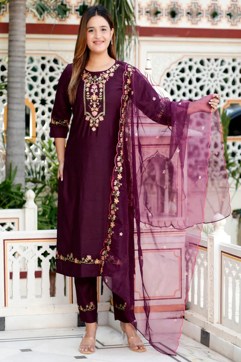 Aadhira Embroidered Kurta Set