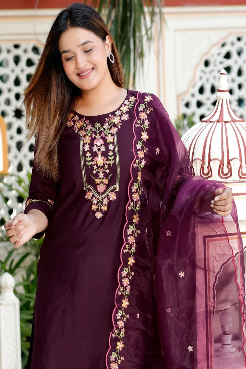 Aadhira Embroidered Kurta Set