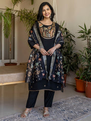 Gulbahar Black Embroidered Kurti with Dupatta