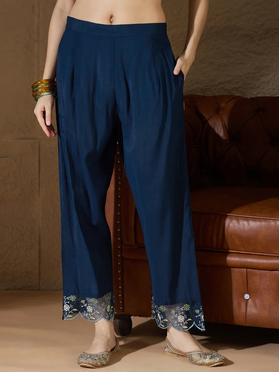 Aarini Embroidered Kurta Set