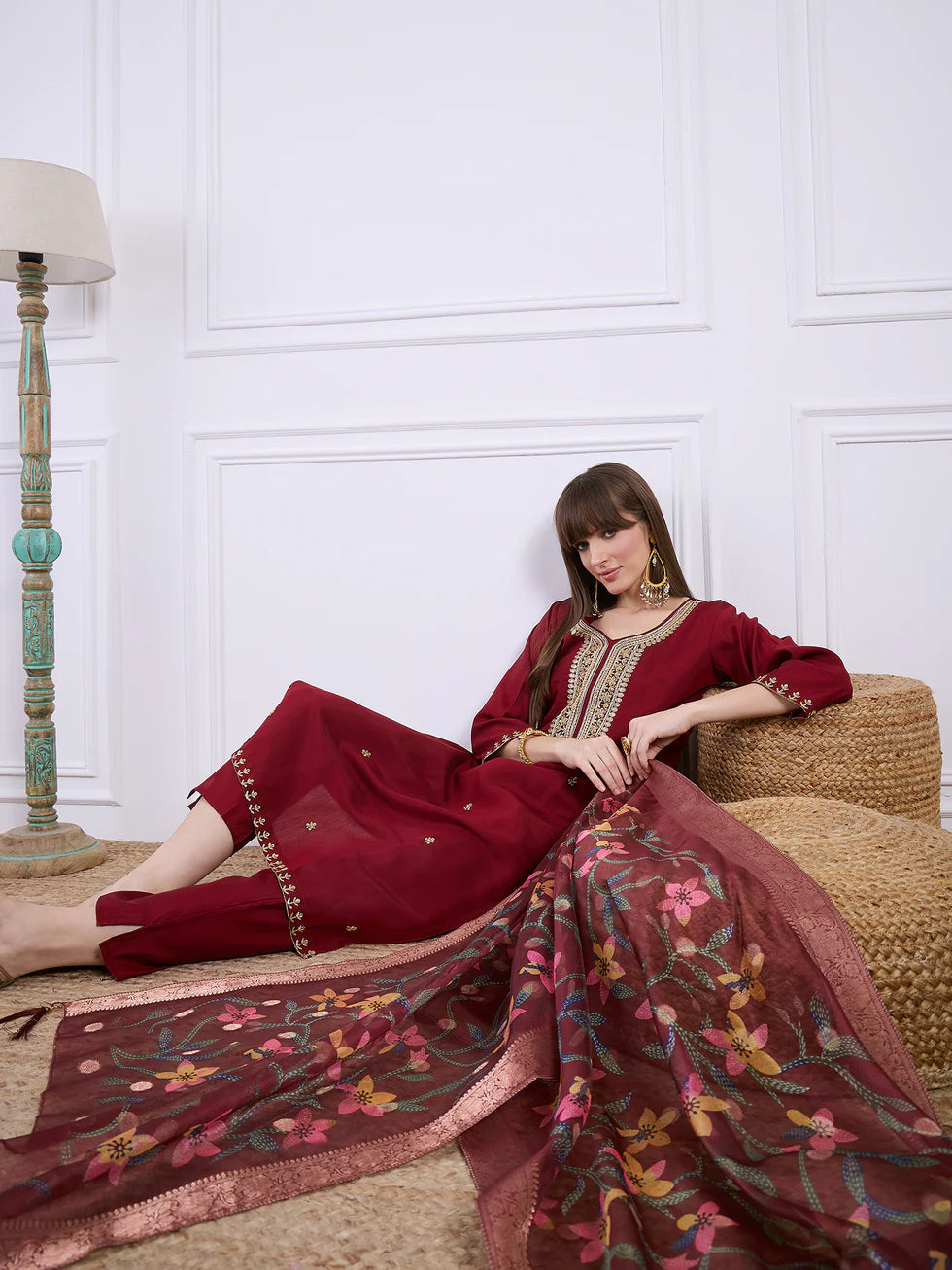 Floral Embroidered Silk_Blend V_Neck Kurta Trouser & Dupatta Set